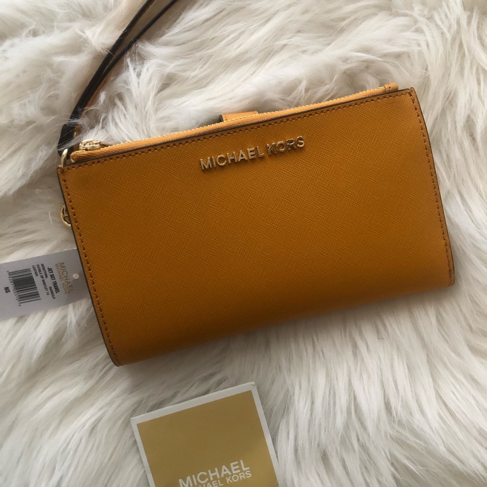 ☀️Beautiful Mk mustard wallet - Picture 2 of 5